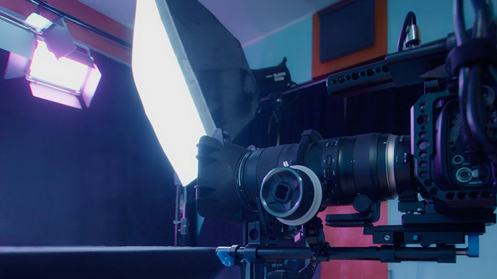 équipeent vidéo - caméra et set up lumières au studio VisionSound